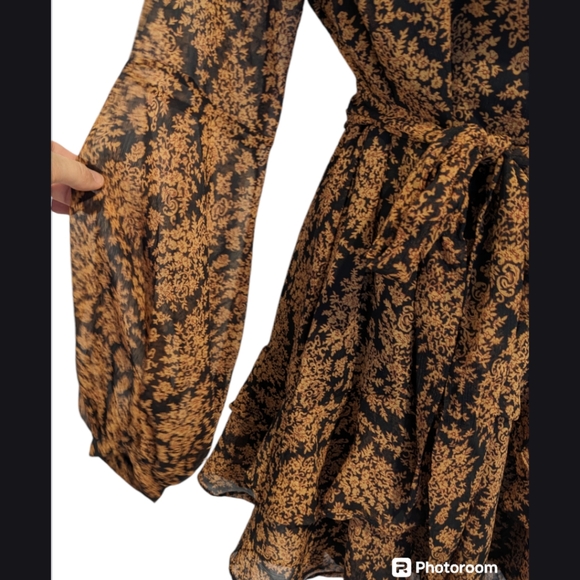 Flowy Dress with Ruffled lower half - Picture 6 of 7